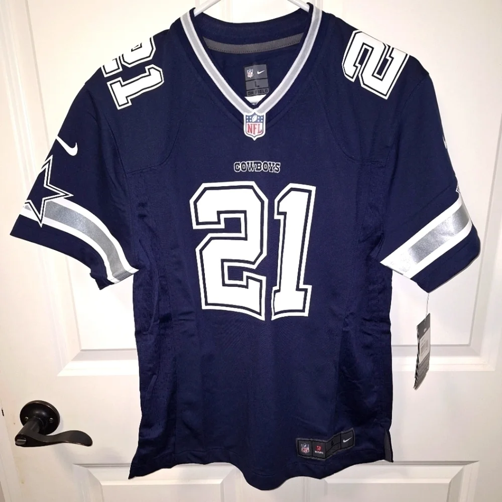 A Nike official NFL Dallas Cowboys Youth #21 Elliot jersey in a size large. NWT